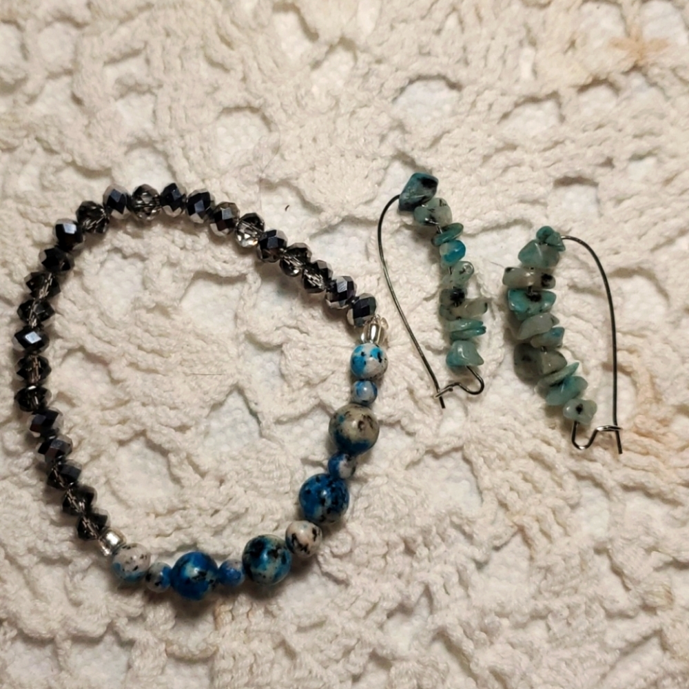 7 inch Handmade stretch bracelet and earrings